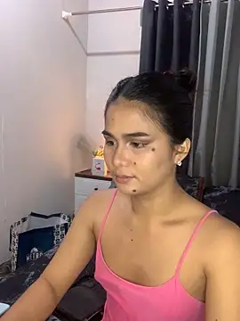 Snapshot of AngelHille chatting on 09/26/25, 04:44 AngelHille online show from 09/26/25, 04:44