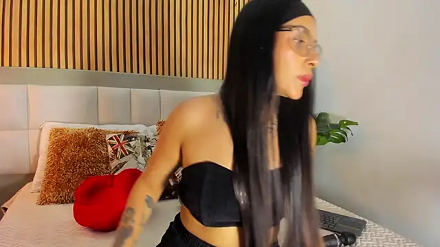 Roseaurora online show from 09/16/25, 12:06