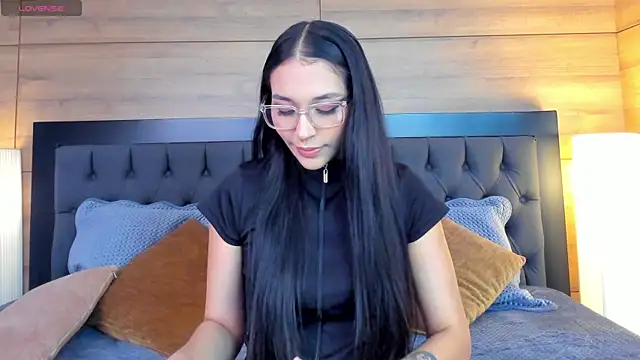 Roseaurora online show from 04/06/26, 12:39