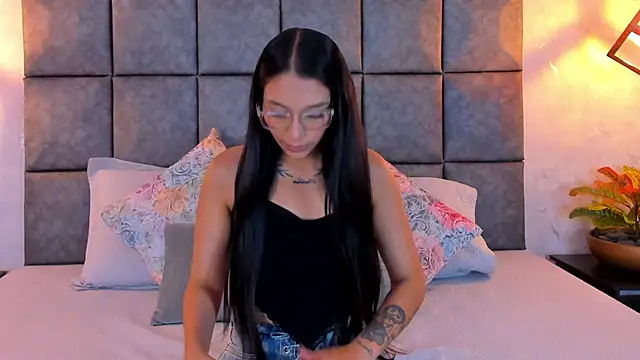 Snapshot of Roseaurora chatting on 06/26/26, 11:14 Roseaurora online show from 06/26/26, 11:14