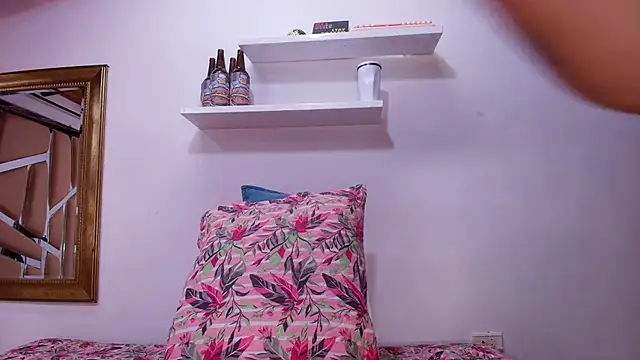 sweegirl69 online show from 09/30/25, 11:59