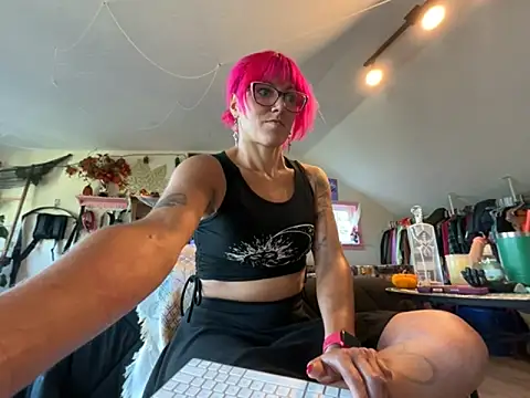 kinkycanner online show from 10/21/25, 11:16