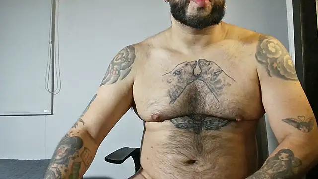 DaddyBear   online show from 09/13/25, 11:59