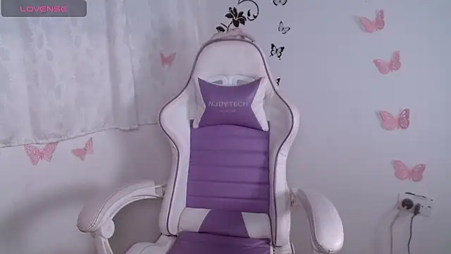 Violet-Flow online show from 04/17/26, 06:00