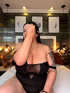 SophieCurves online show from 10/08/25, 02:47