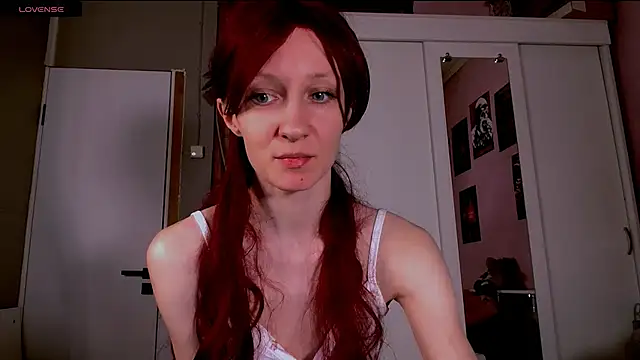 Snapshot of ariana_greys chatting on 12/14/25, 10:58 ariana greys online show from 12/14/25, 10:58