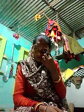 Snapshot of H_seema chatting on 10/15/25, 01:33 H seema online show from 10/15/25, 01:33