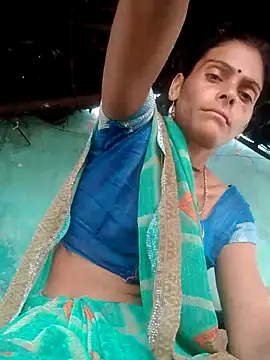 Snapshot of H_seema chatting on 10/22/25, 04:35 H seema online show from 10/22/25, 04:35