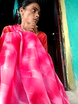 Snapshot of H_seema chatting on 11/02/25, 01:52 H seema online show from 11/02/25, 01:52