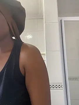 Moonzy77 online show from 09/28/25, 10:53