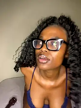 Moonzy77 online show from 10/07/25, 09:12