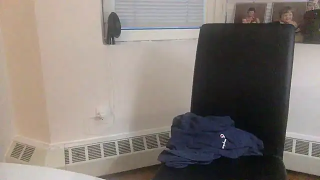 Snapshot of edger4lif3 chatting on 10/31/25, 09:38 edger4lif3 online show from 10/31/25, 09:38