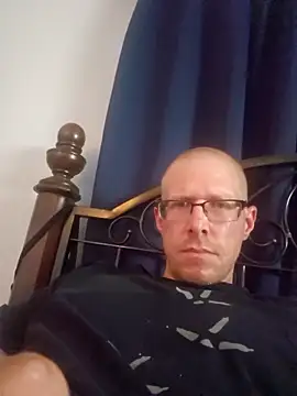 MrLeakyHelmet online show from 09/08/25, 04:17