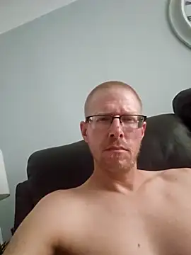 MrLeakyHelmet online show from 09/21/25, 01:02