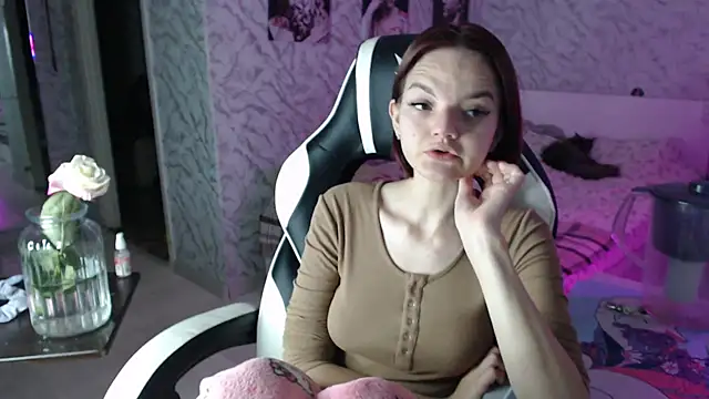 Kitti study online show from 09/18/25, 03:25