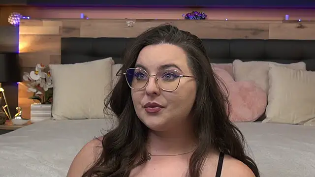 Mia Swano online show from 07/28/26, 10:09
