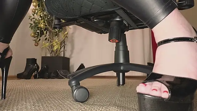 Jolie Orchid online show from 01/14/26, 12:33