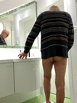 Oldmenhot66 online show from 02/10/26, 05:55