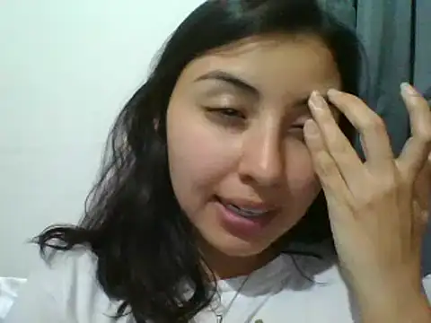 Snapshot of _Romilly_ chatting on 11/28/25, 03:53 Romilly online show from 11/28/25, 03:53