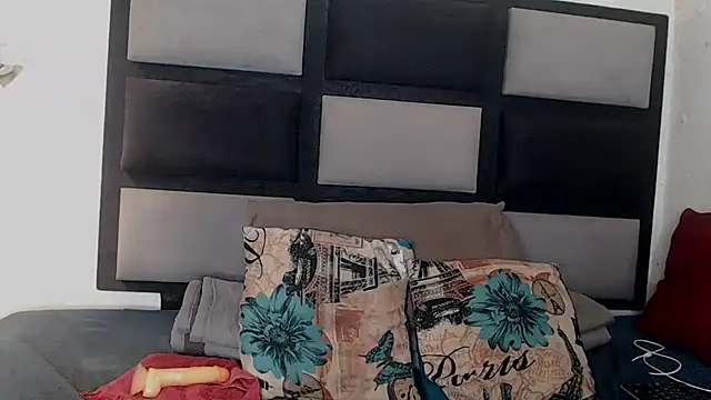 Freaky-boobs online show from 10/28/25, 09:57