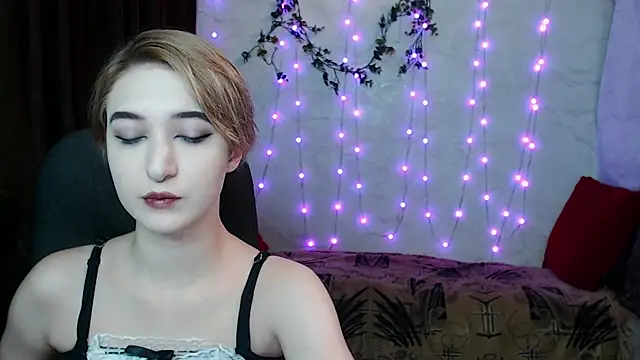 Snapshot of Lust4Money chatting on 11/16/25, 12:49 Lust4Money online show from 11/16/25, 12:49