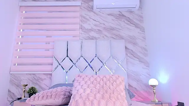 collet 1 online show from 11/22/25, 12:04