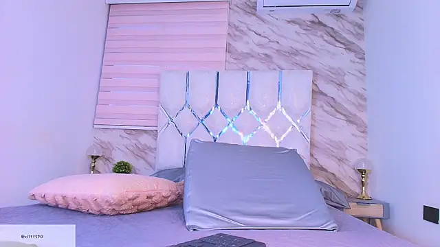 collet 1 online show from 04/18/26, 12:20