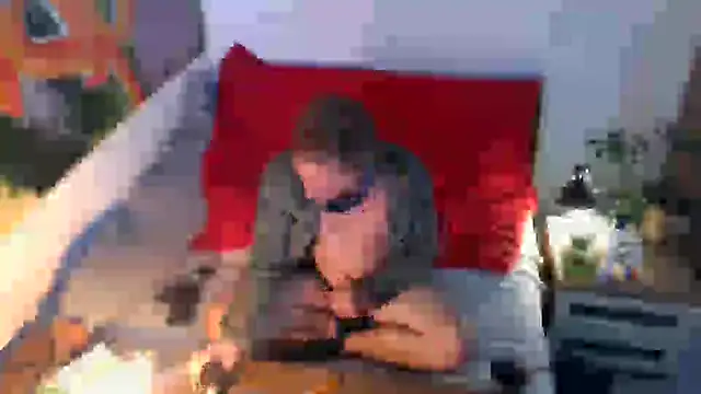 Snapshot of EdelHolz91 chatting on 10/02/25, 02:57 EdelHolz91 online show from 10/02/25, 02:57