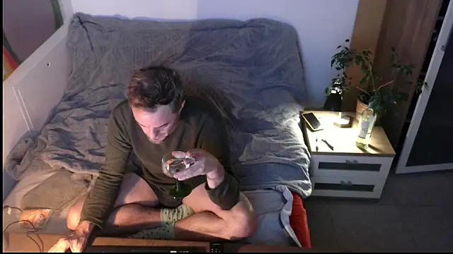 EdelHolz91 online show from 11/26/25, 02:51