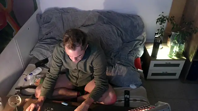 Snapshot of EdelHolz91 chatting on 11/28/25, 03:14 EdelHolz91 online show from 11/28/25, 03:14