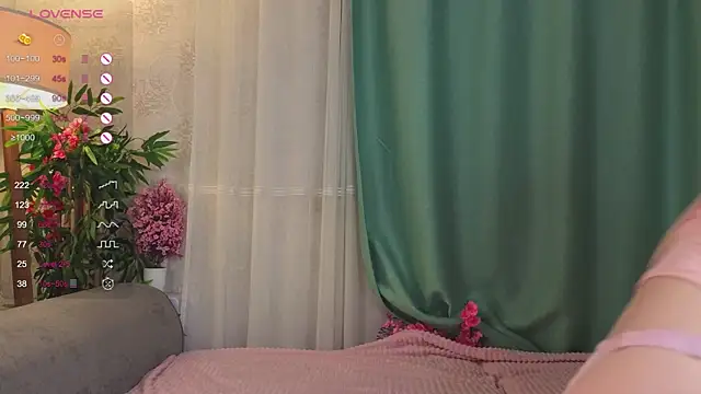 AudieKaemmerer online show from 09/26/25, 04:44