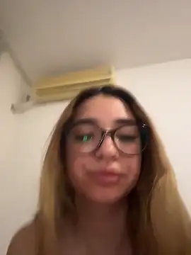 ItalianGirl online show from 03/30/26, 05:47