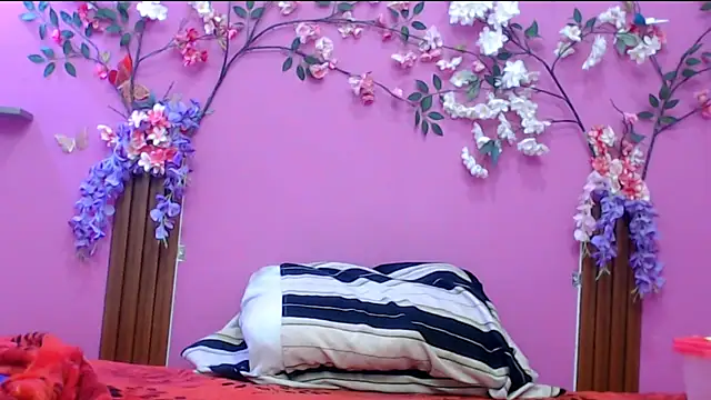 skinnysofia18 online show from 11/23/25, 07:41