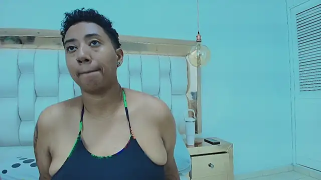 TiffantyAndStacy online show from 10/01/25, 07:31