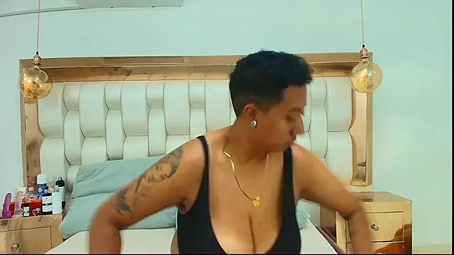 TiffantyAndStacy online show from 10/31/25, 07:59