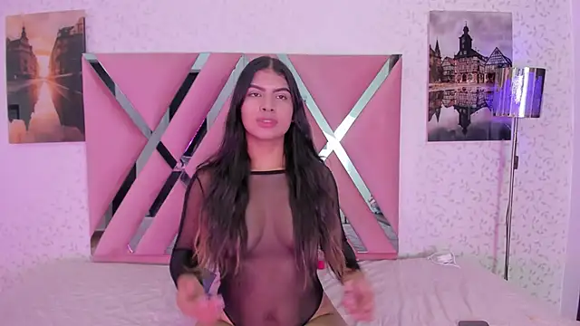 SophiaSalazar  online show from 11/07/25, 12:05