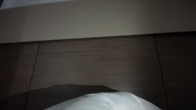 Liiz 01 online show from 11/25/25, 02:55