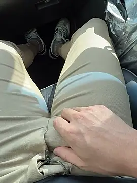 eru2025 online show from 09/28/25, 03:45