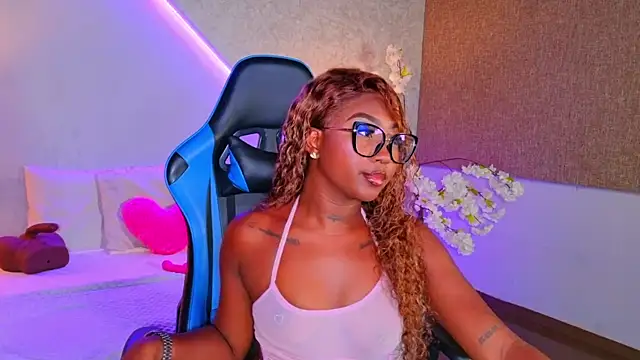 Snapshot of Kishalove_ chatting on 06/23/26, 10:02 Kishalove online show from 06/23/26, 10:02