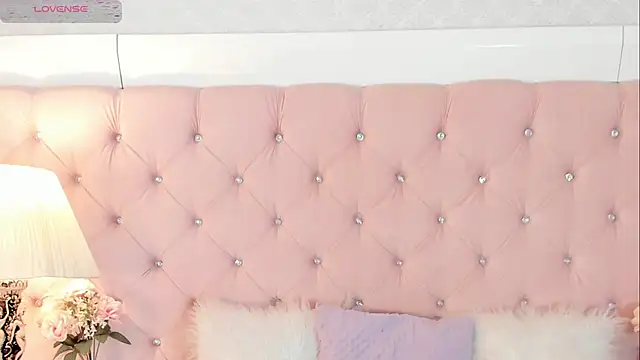 CaterinaRomano online show from 11/04/25, 02:27