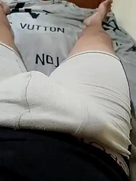 anis3g4 online show from 09/28/25, 03:17