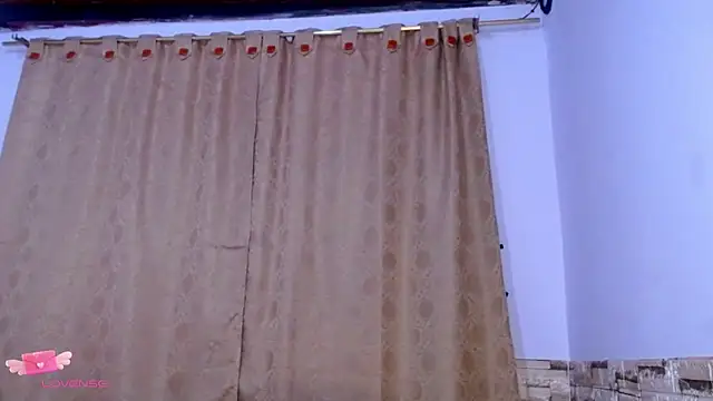 DaraKat18 online show from 11/13/25, 10:08