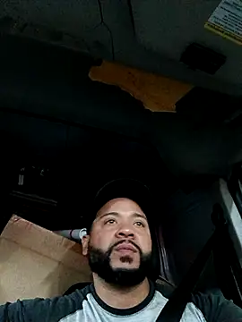 Snapshot of tripping385 chatting on 09/12/25, 02:22 tripping385 online show from 09/12/25, 02:22