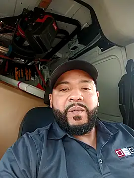 Snapshot of tripping385 chatting on 09/12/25, 04:51 tripping385 online show from 09/12/25, 04:51