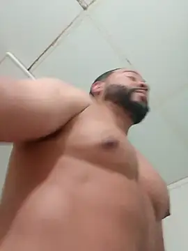 Snapshot of tripping385 chatting on 09/14/25, 05:56 tripping385 online show from 09/14/25, 05:56