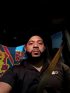 Snapshot of tripping385 chatting on 09/20/25, 12:44 tripping385 online show from 09/20/25, 12:44