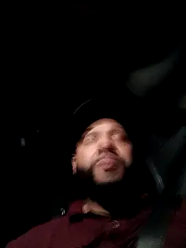 Snapshot of tripping385 chatting on 09/23/25, 01:30 tripping385 online show from 09/23/25, 01:30