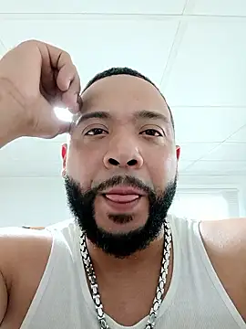 Snapshot of tripping385 chatting on 09/24/25, 08:56 tripping385 online show from 09/24/25, 08:56