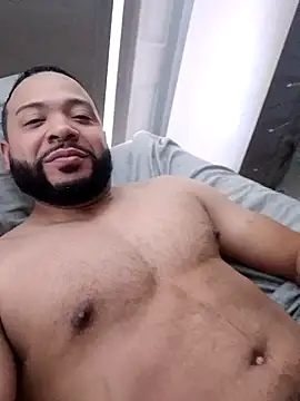 Snapshot of tripping385 chatting on 09/27/25, 08:08 tripping385 online show from 09/27/25, 08:08