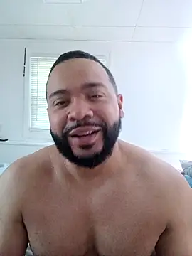 Snapshot of tripping385 chatting on 09/28/25, 11:15 tripping385 online show from 09/28/25, 11:15